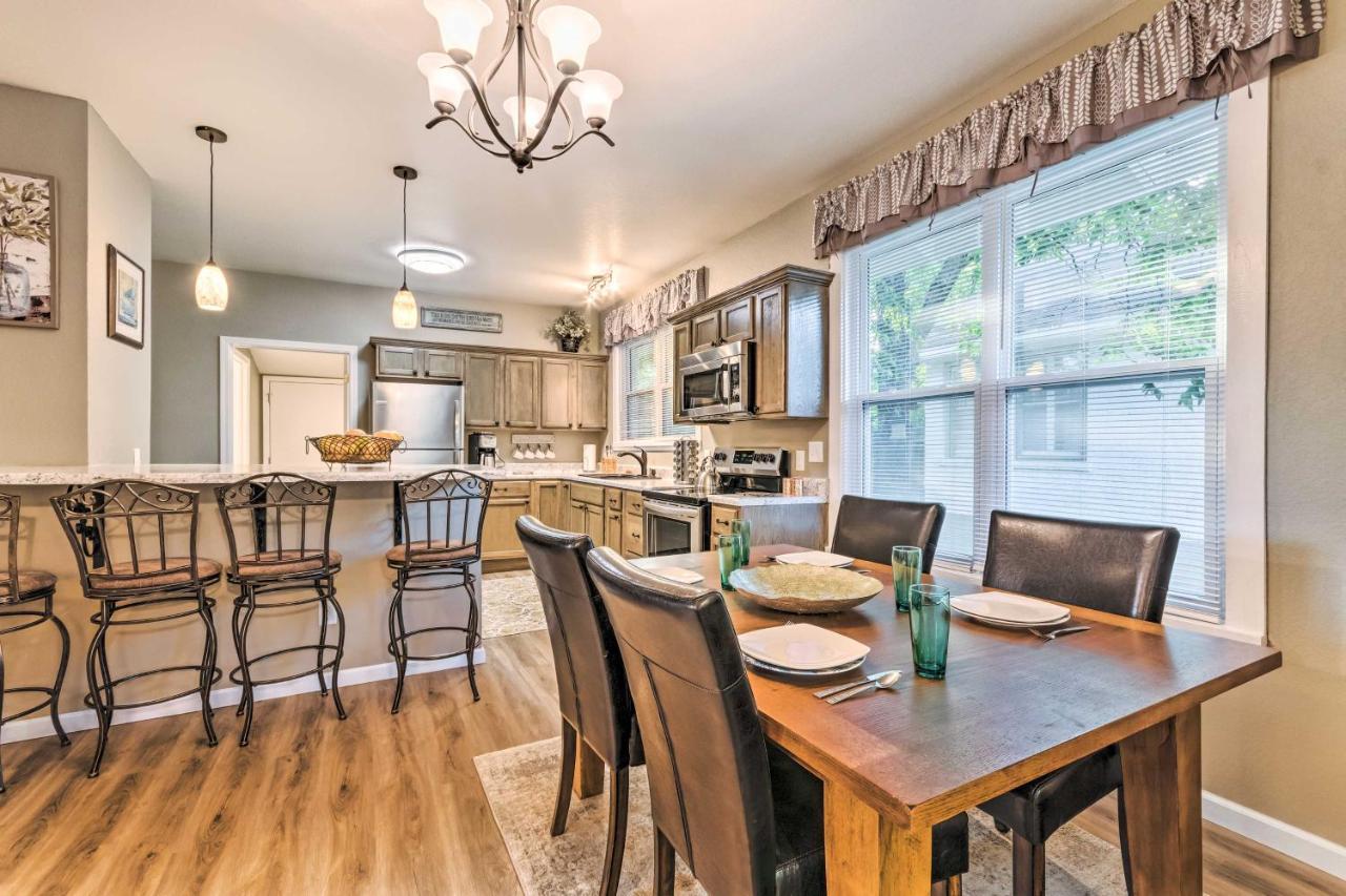 Remodeled Downtown Hot Springs Home With Porch المظهر الخارجي الصورة