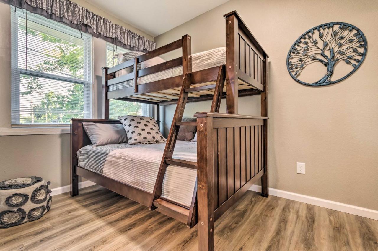 Remodeled Downtown Hot Springs Home With Porch المظهر الخارجي الصورة