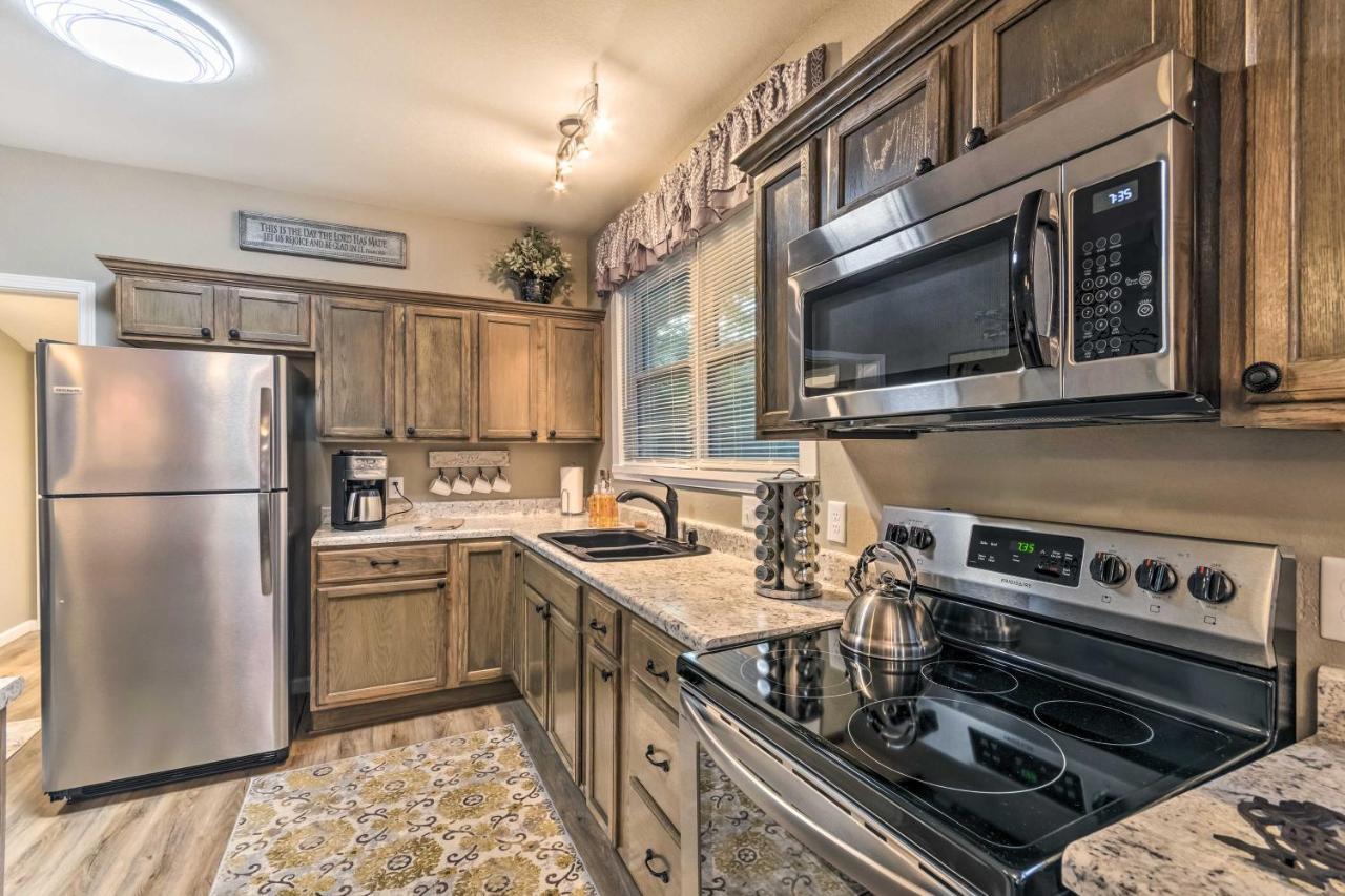 Remodeled Downtown Hot Springs Home With Porch المظهر الخارجي الصورة